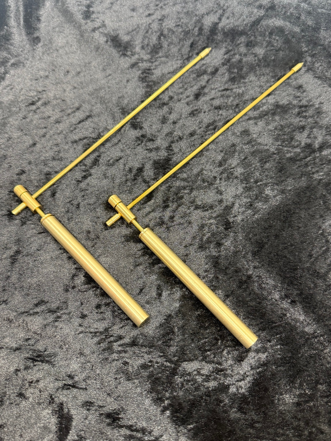 Copper and brass dowsing rods with rotating handles