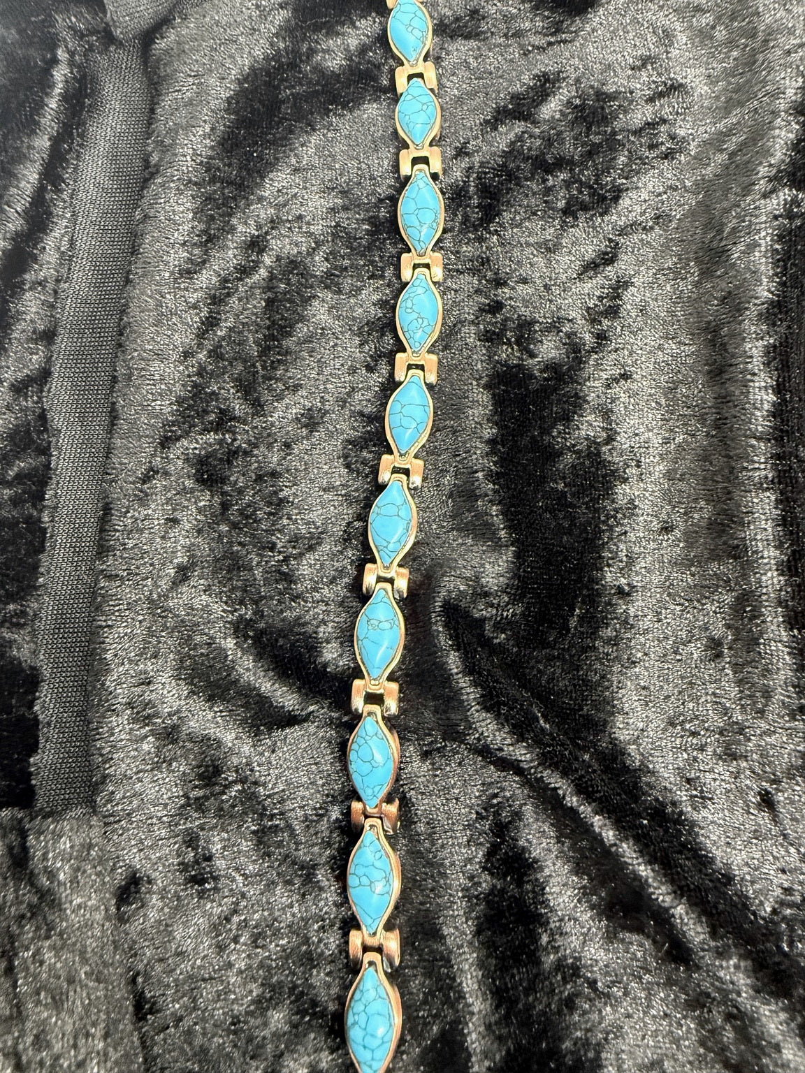 Full length view of the 9 inch turquoise copper magnetic bracelet